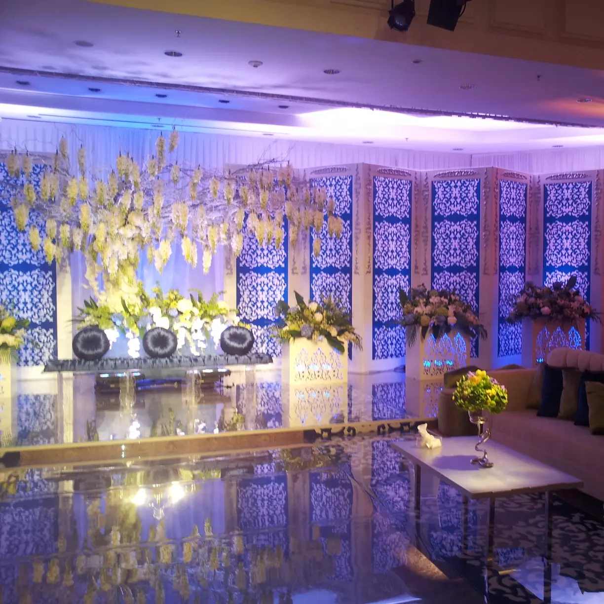 Floral centerpiece detail